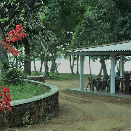 Hotel Grand Halabana Weerawila Exterior photo